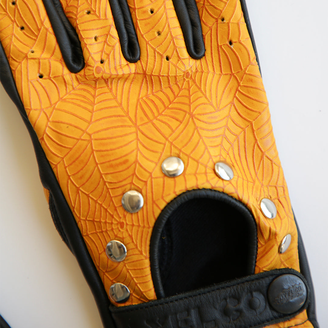 YELLOW SPIDER WEB VINTAGE CLASPED