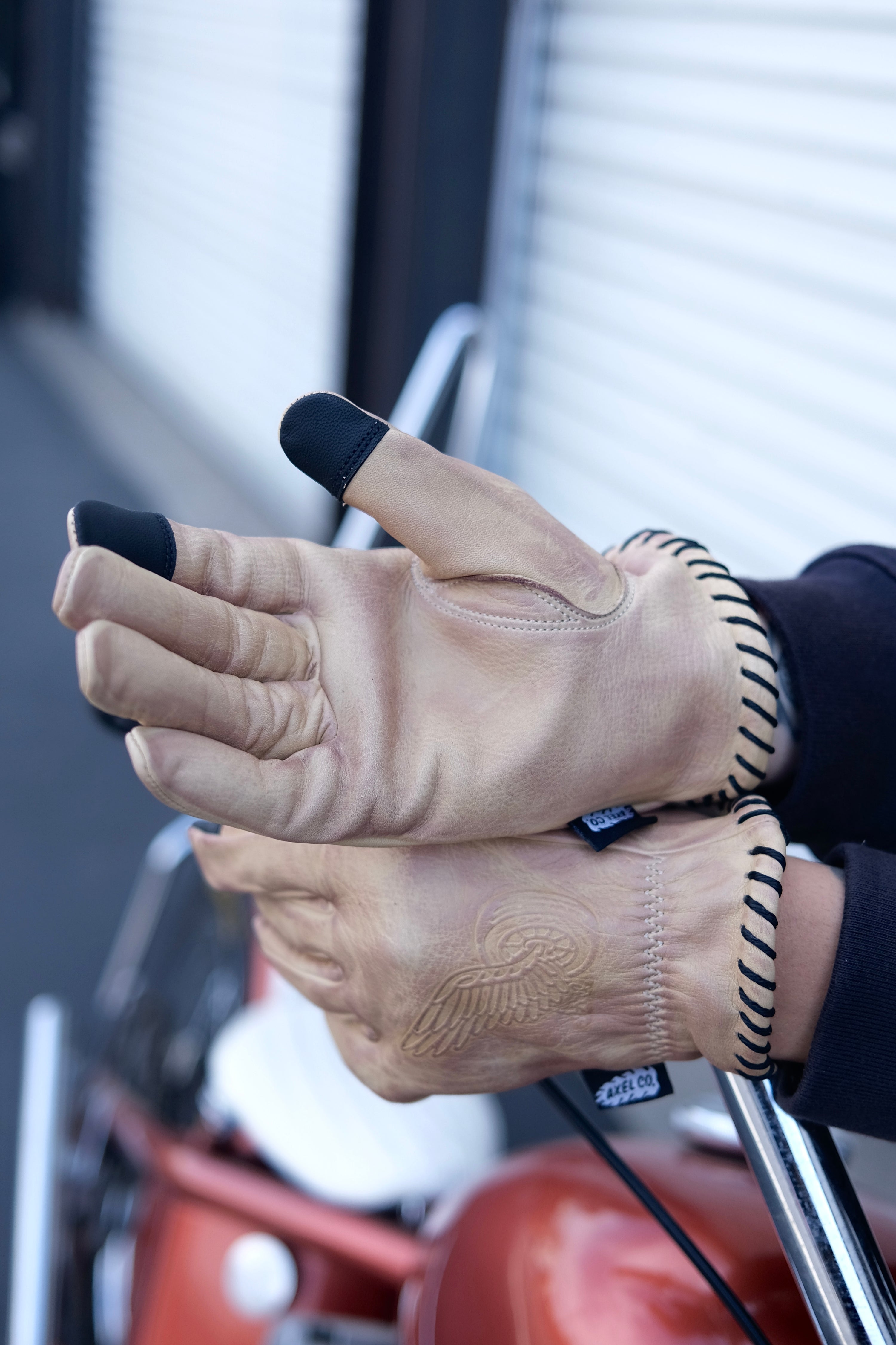 Waxed Tan Cowhide Motorcycle Gloves – AXEL CO.