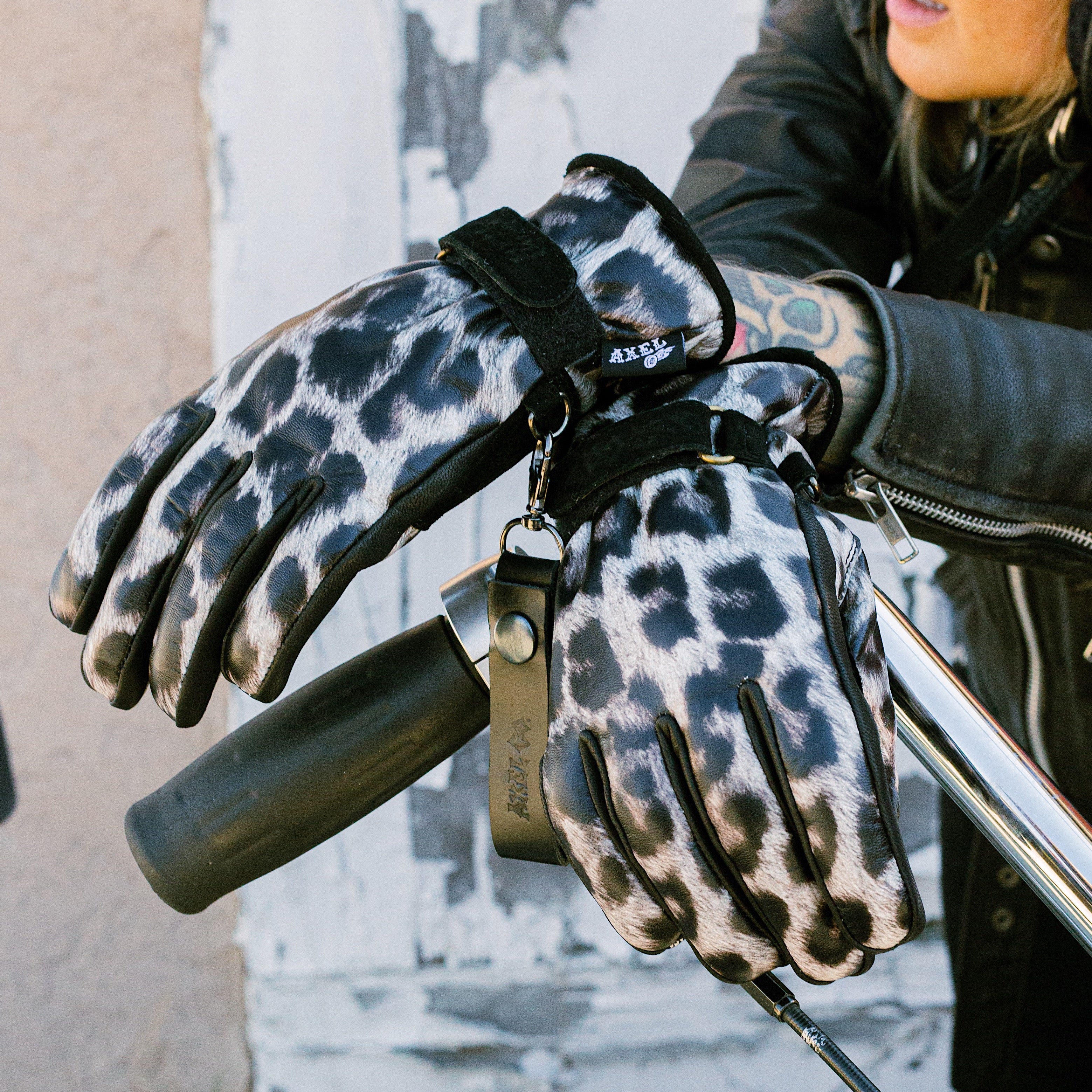 LEOPARD MOTORCYCLE WINTER GLOVES