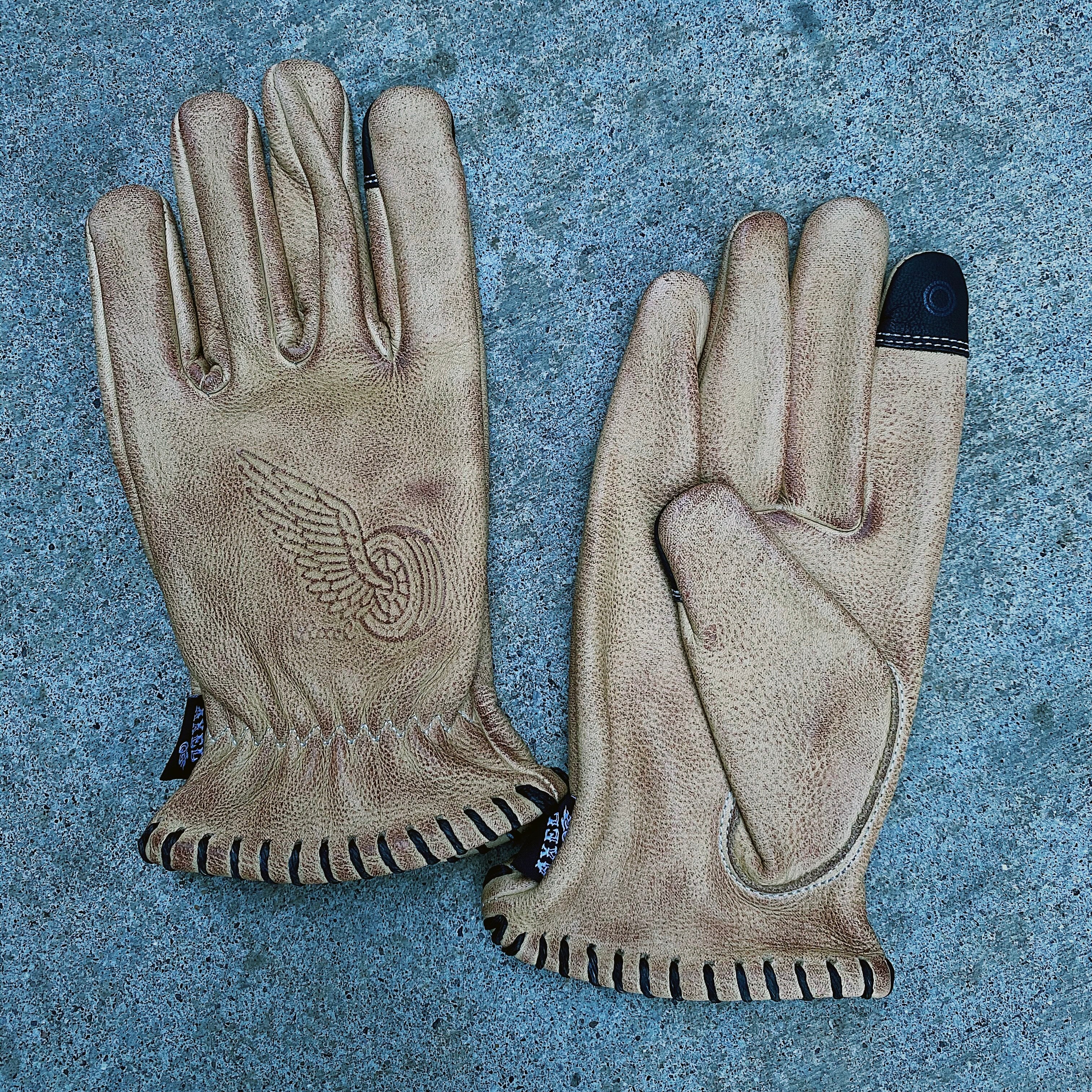 WAXED TAN COWHIDE GLOVES